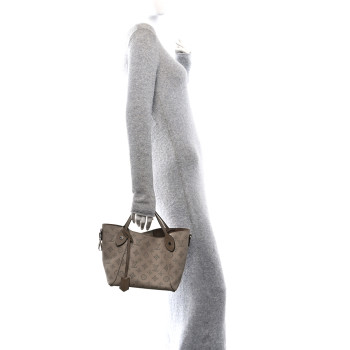 LOUIS VUITTON Mahina Hina PM Galet