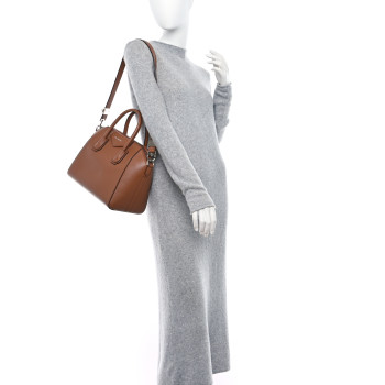 GIVENCHY Sugar Goatskin Small Antigona Caramel