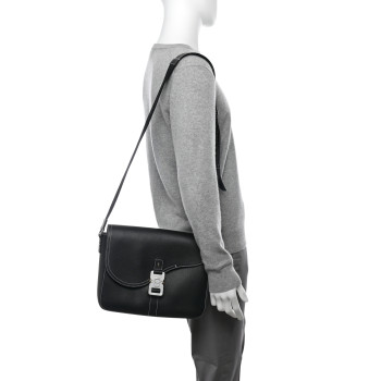 CHRISTIAN DIOR Grained Calfskin Medium Saddle Messenger Bag Black CHRISTIAN DIOR Grained Calfskin Medium Saddle Messenger Bag Black