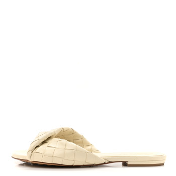 BOTTEGA VENETA Nappa Twisted Intrecciato Blink Flat Mule Sandals 40 Sea Salt
