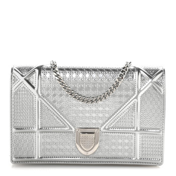 CHRISTIAN DIOR Metallic Patent Micro-Cannage Diorama Wallet on Chain Pouch Silver CHRISTIAN DIOR Metallic Patent Micro-Cannage Diorama Wallet on Chain Pouch Silver