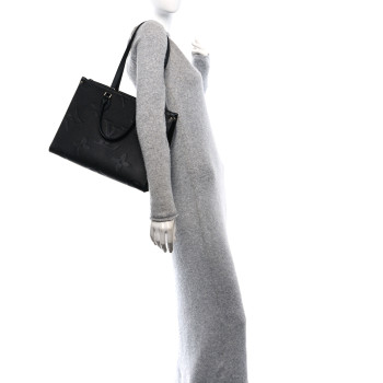 LOUIS VUITTON Empreinte Monogram Giant Onthego MM Black