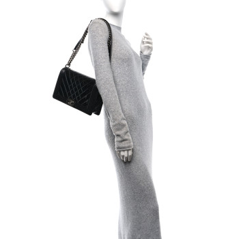 CHANEL Patent Chevron Quilted New Medium Boy Flap Black